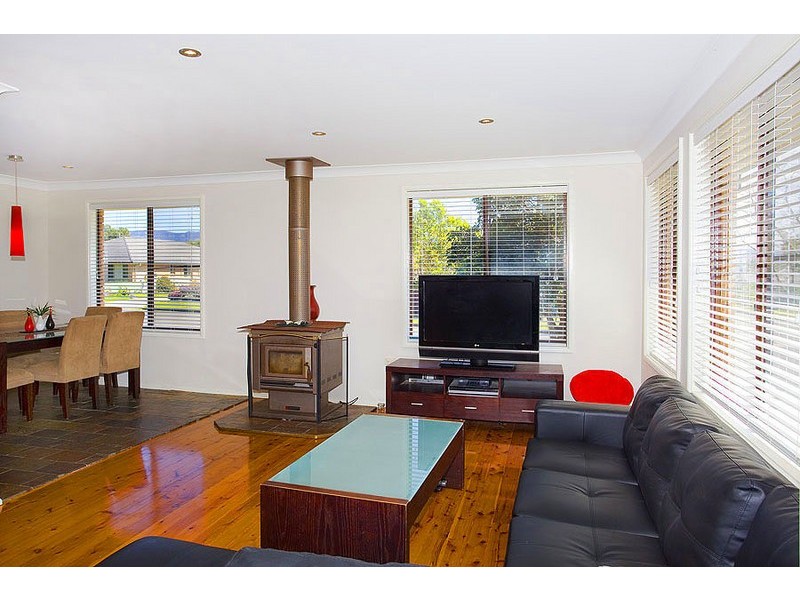 12 Jeffcoat Street, Albion Park NSW 2527