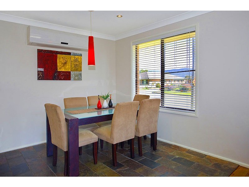 12 Jeffcoat Street, Albion Park NSW 2527