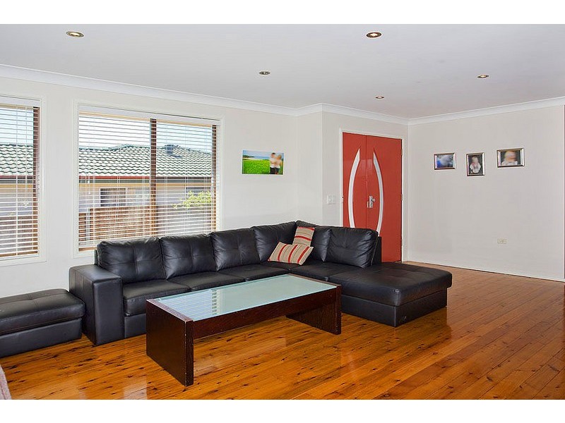 12 Jeffcoat Street, Albion Park NSW 2527