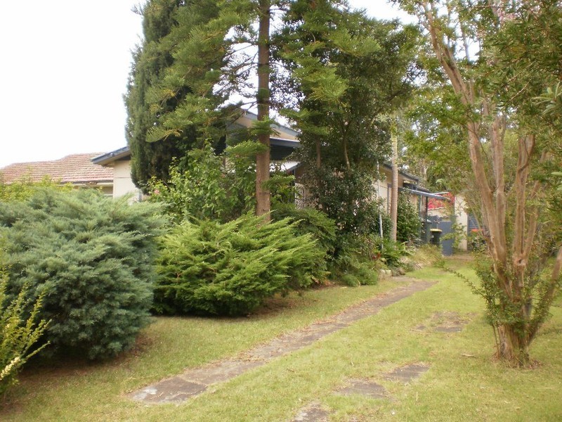 6 The Boulevarde, Oak Flats NSW 2529