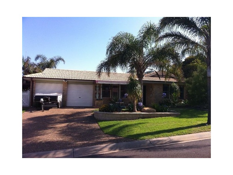 3 Corunna Cres, Flinders NSW 2529