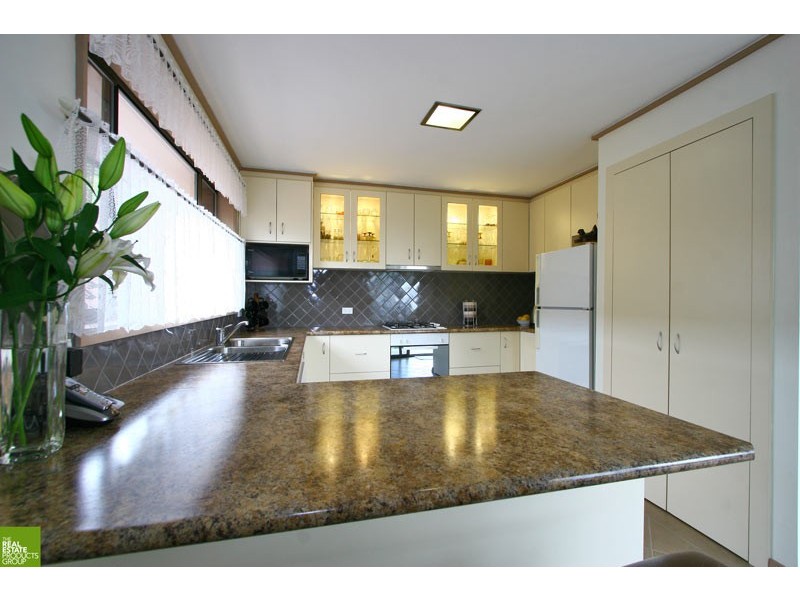 40 Cuthbert Drive, Mount Warrigal NSW 2528