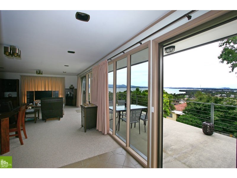 40 Cuthbert Drive, Mount Warrigal NSW 2528