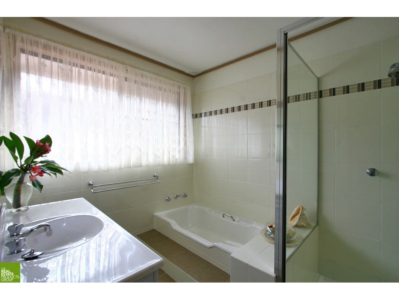40 Cuthbert Drive, Mount Warrigal NSW 2528