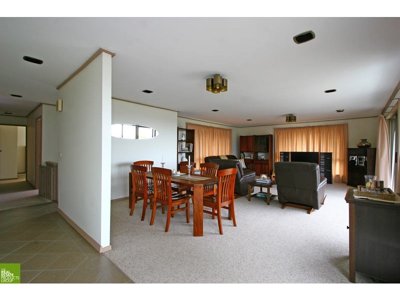 40 Cuthbert Drive, Mount Warrigal NSW 2528
