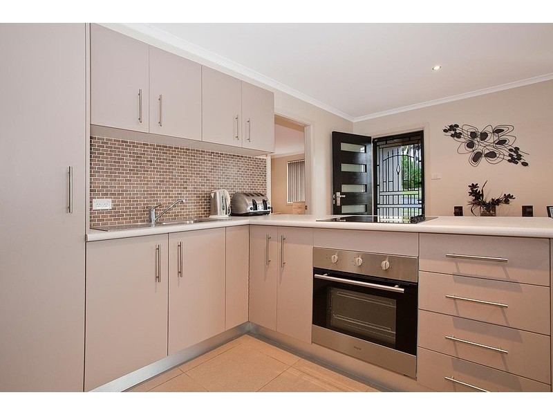 13 Woodlands Drive, Barrack Heights NSW 2528