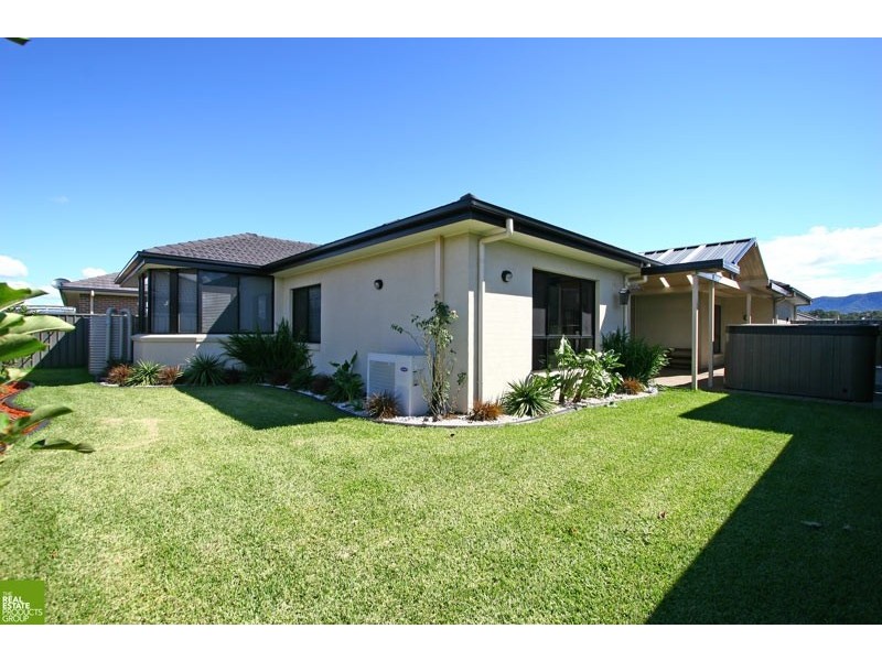 25 Waterview Avenue, Haywards Bay NSW 2530
