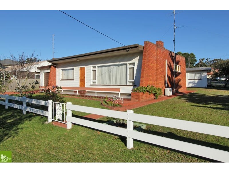 1 Forrest Street, Oak Flats NSW 2529