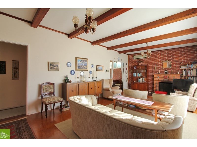 1 Forrest Street, Oak Flats NSW 2529