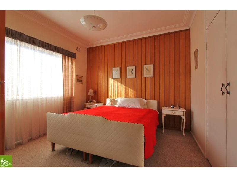 1 Forrest Street, Oak Flats NSW 2529