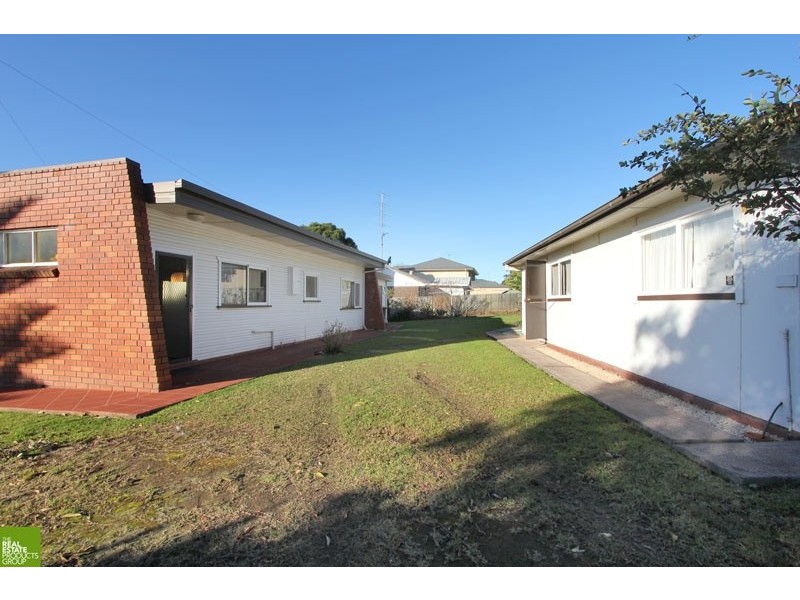 1 Forrest Street, Oak Flats NSW 2529