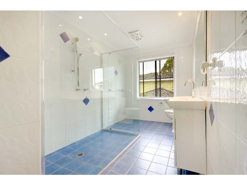 88 Lake Entrance Road, Oak Flats NSW 2529