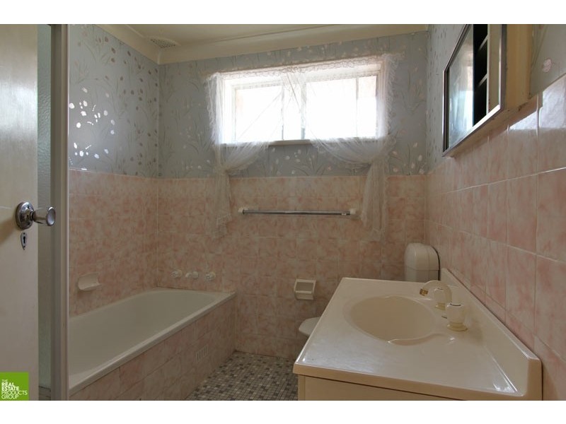 34 Malin Road, Oak Flats NSW 2529