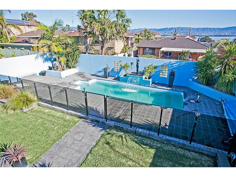 10 Hayes Avenue, Mount Warrigal NSW 2528