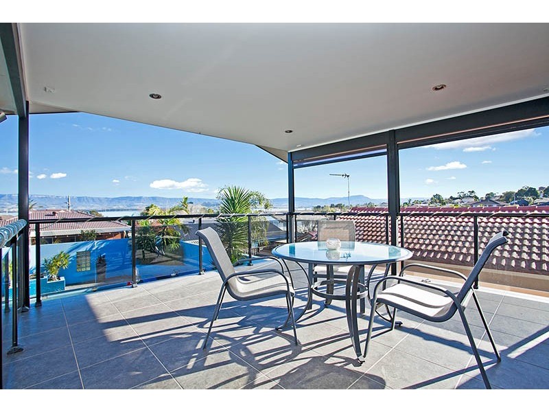 10 Hayes Avenue, Mount Warrigal NSW 2528