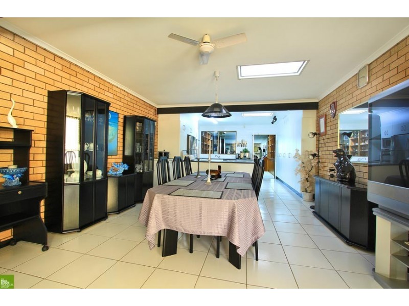 50 Central Avenue, Oak Flats NSW 2529