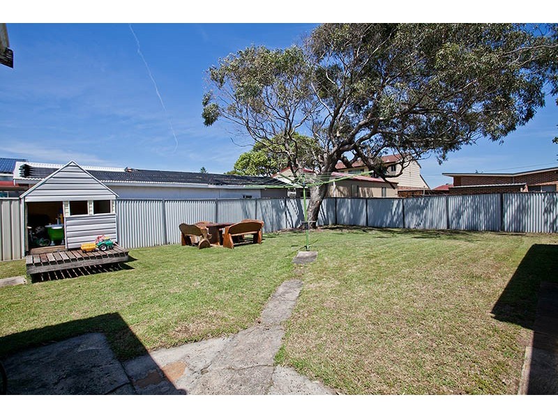 42 Ocean Street, Windang NSW 2528