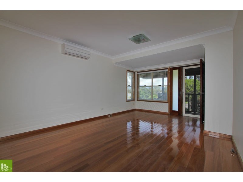 90 The Esplanade, Oak Flats NSW 2529