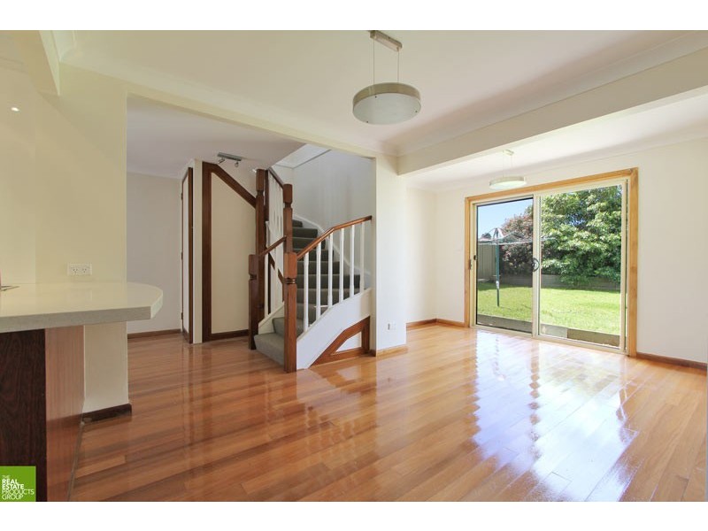 90 The Esplanade, Oak Flats NSW 2529