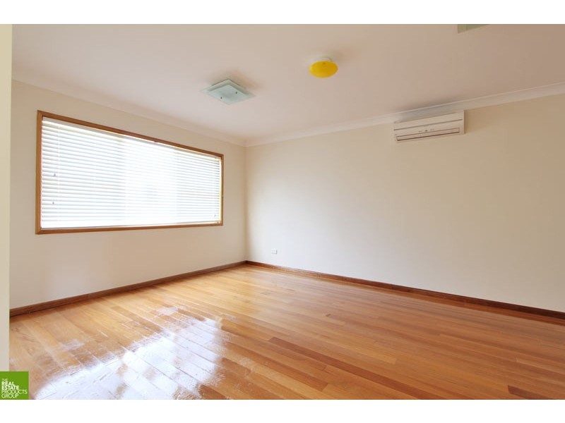 90 The Esplanade, Oak Flats NSW 2529