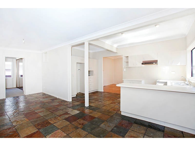 13 Barrack Ave, Barrack Heights NSW 2528