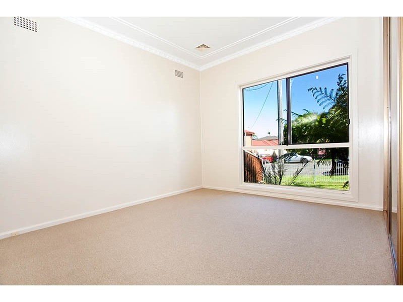 13 Barrack Ave, Barrack Heights NSW 2528