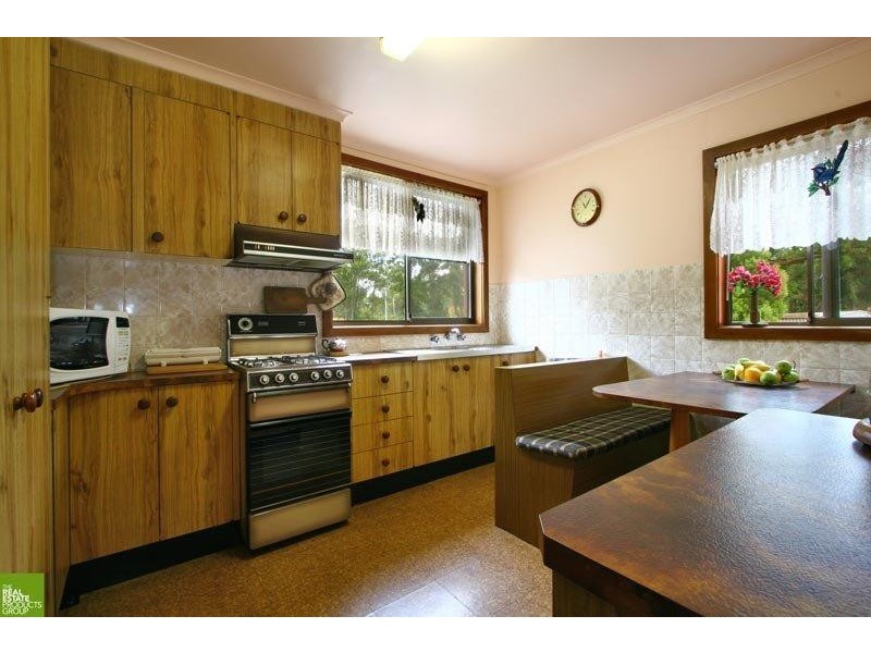 6 Wooroo Street, Albion Park Rail NSW 2527