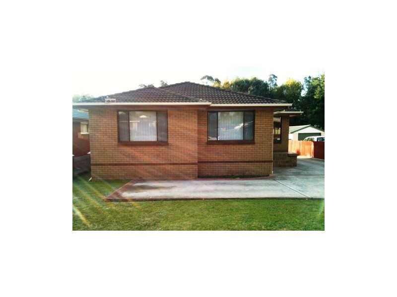 8A Miller Street, Oak Flats NSW 2529