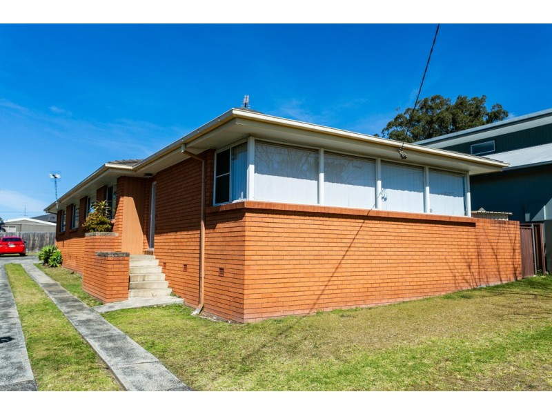 2/99 Deakin Street, Oak Flats NSW 2529