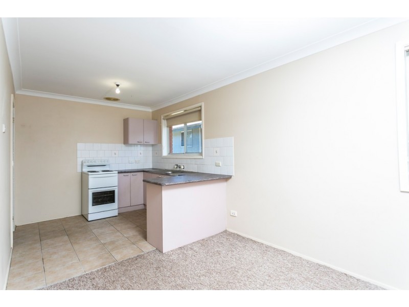 2/99 Deakin Street, Oak Flats NSW 2529