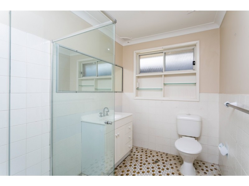 2/99 Deakin Street, Oak Flats NSW 2529
