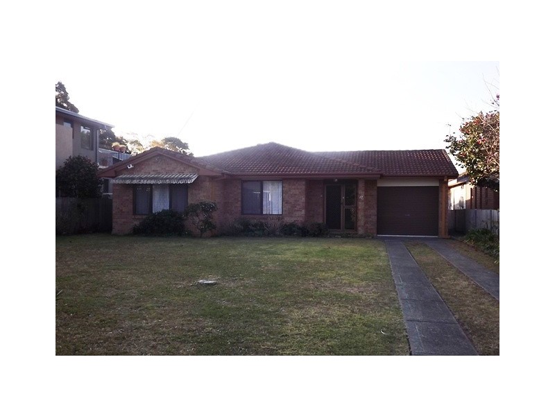 17 Newton Cres, Oak Flats NSW 2529
