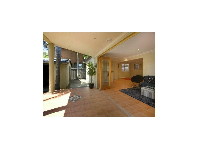 106 Central Avenue, Oak Flats NSW 2529