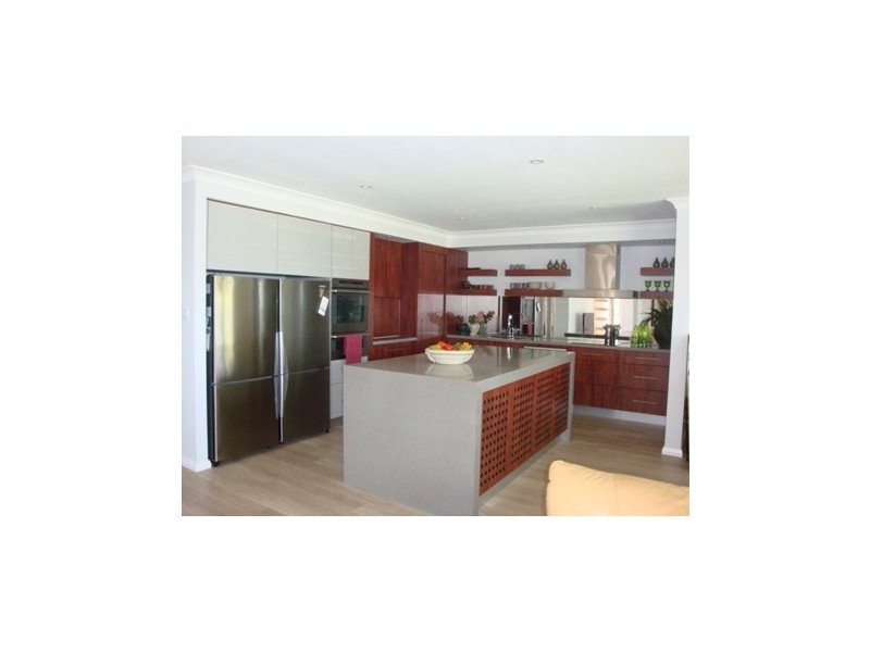 25 Cox Parade, Mount Warrigal NSW 2528