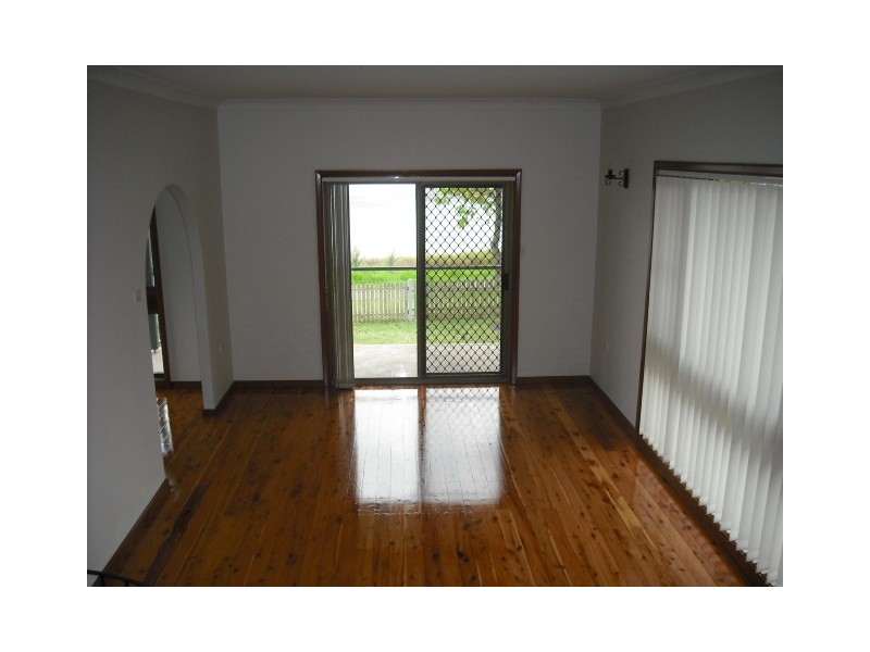 93 The Esplanade, Oak Flats NSW 2529