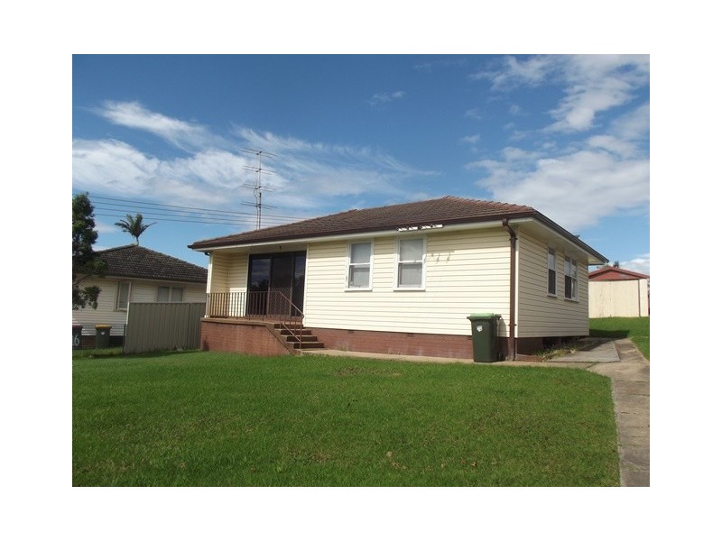 14 Beaton Street, Lake Illawarra NSW 2528