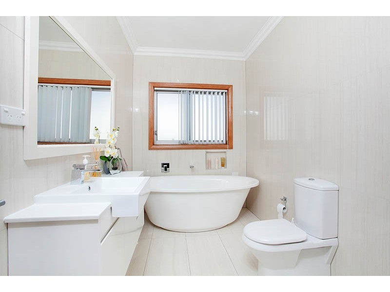 47 Little Lake Crescent, Warilla NSW 2528