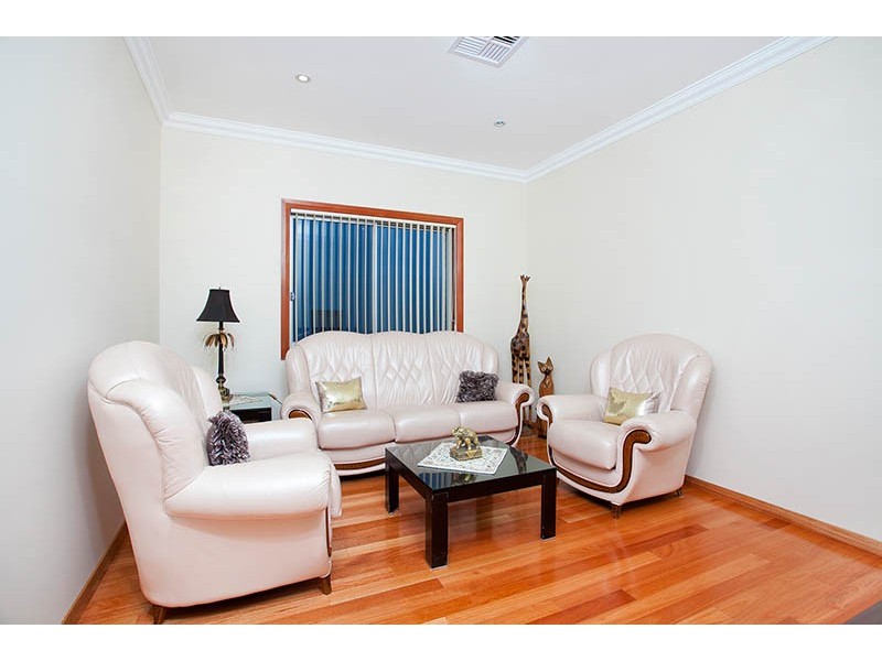 47 Little Lake Crescent, Warilla NSW 2528