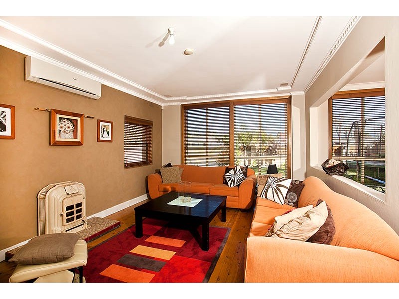 127 Princes Highway, Albion Park Rail NSW 2527