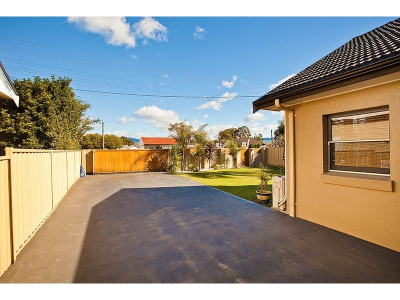 127 Princes Highway, Albion Park Rail NSW 2527