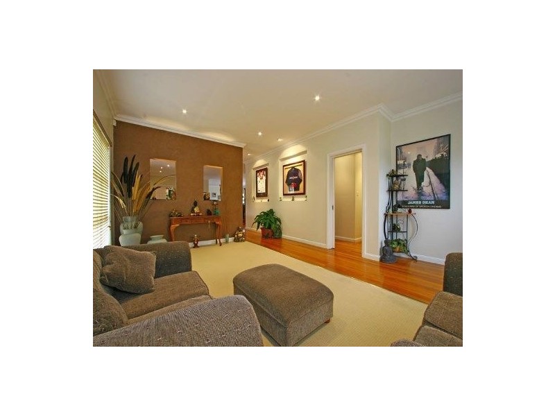 17 Hopetoun Street, Oak Flats NSW 2529