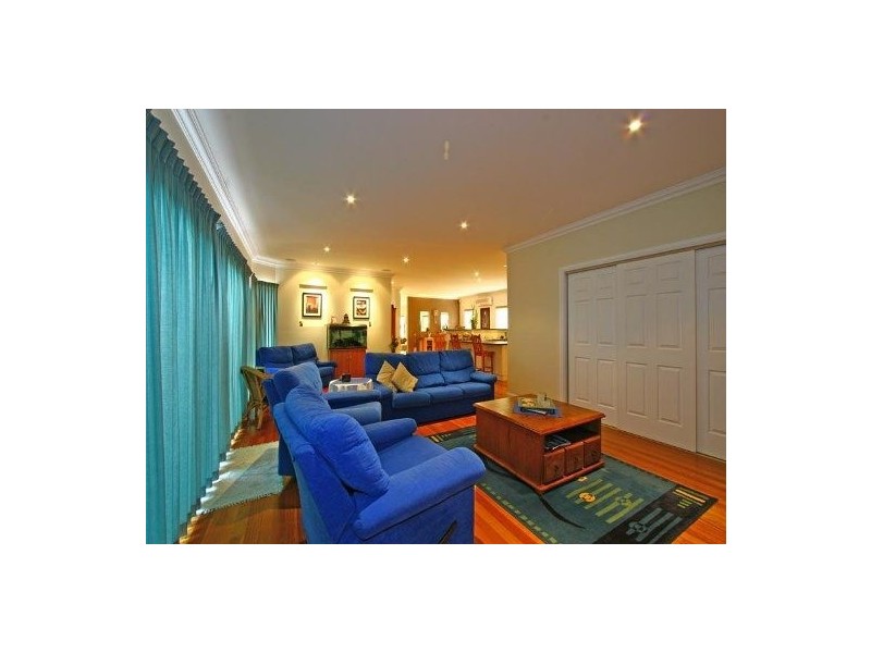 17 Hopetoun Street, Oak Flats NSW 2529