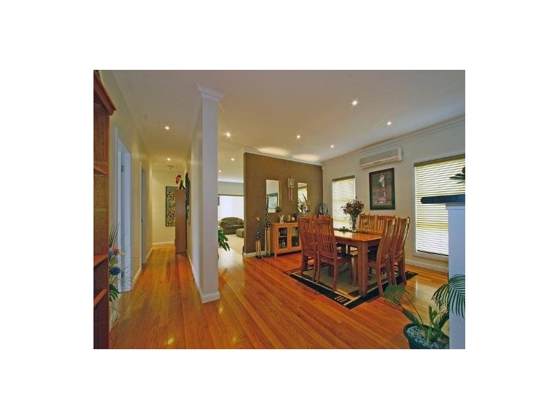 17 Hopetoun Street, Oak Flats NSW 2529