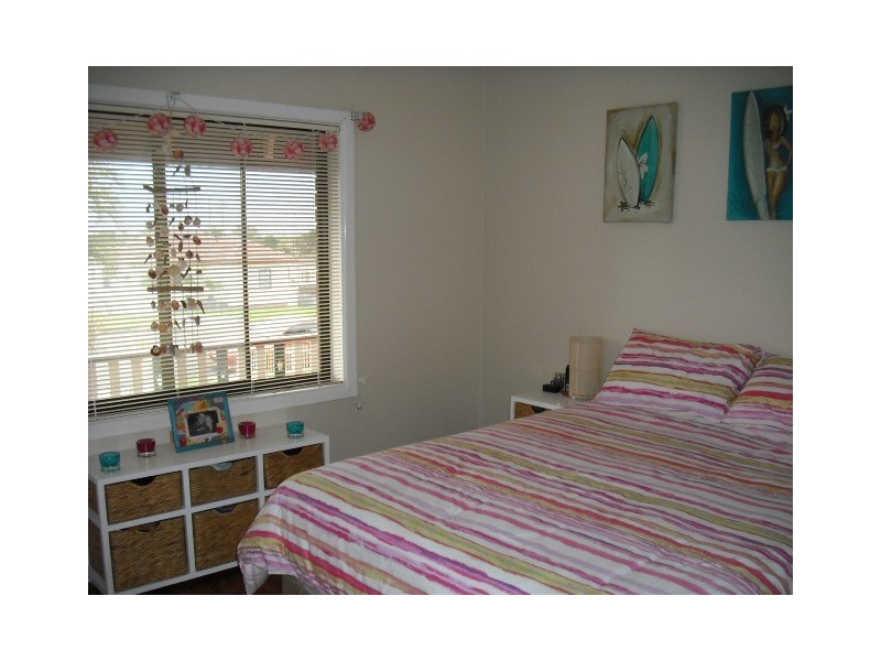 33 Daphne Street, Barrack Heights NSW 2528