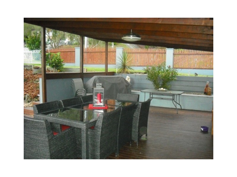 2a Mackenzie Avenue,, Mount Warrigal NSW 2528