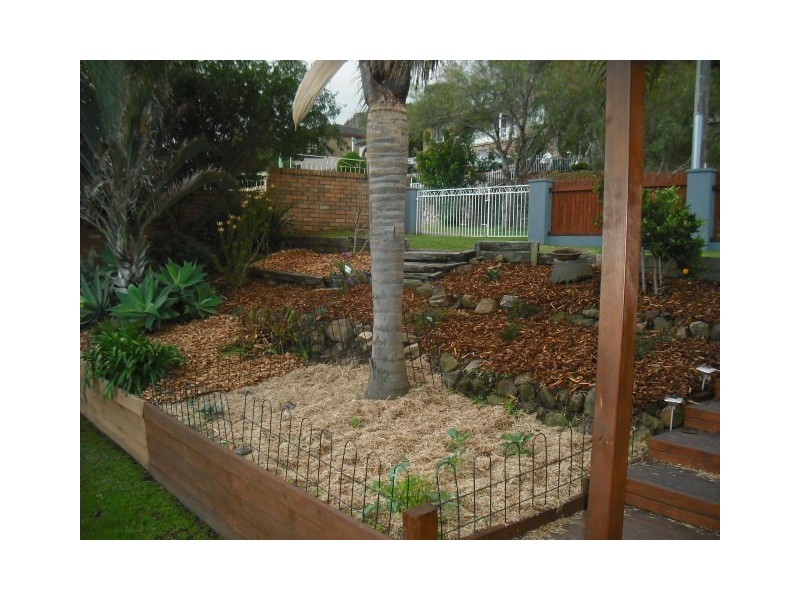 2a Mackenzie Avenue,, Mount Warrigal NSW 2528