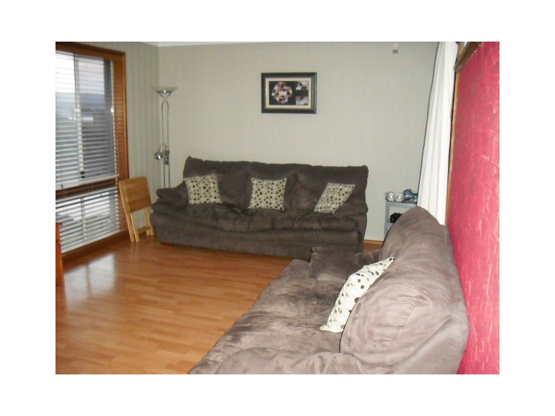2a Mackenzie Avenue,, Mount Warrigal NSW 2528