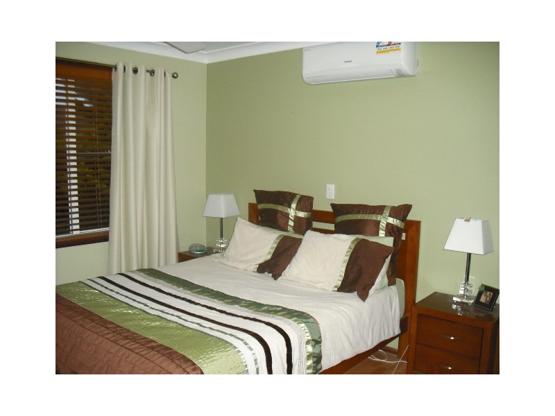 2a Mackenzie Avenue,, Mount Warrigal NSW 2528