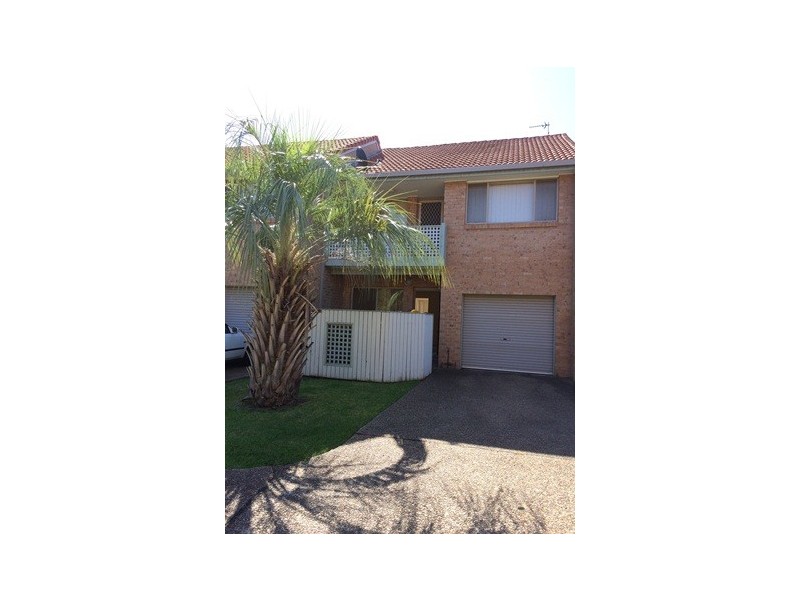 2/11 Grove Cct, Warilla NSW 2528
