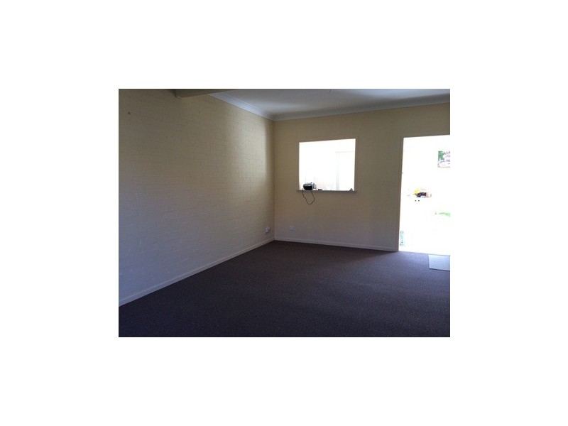 2/11 Grove Cct, Warilla NSW 2528
